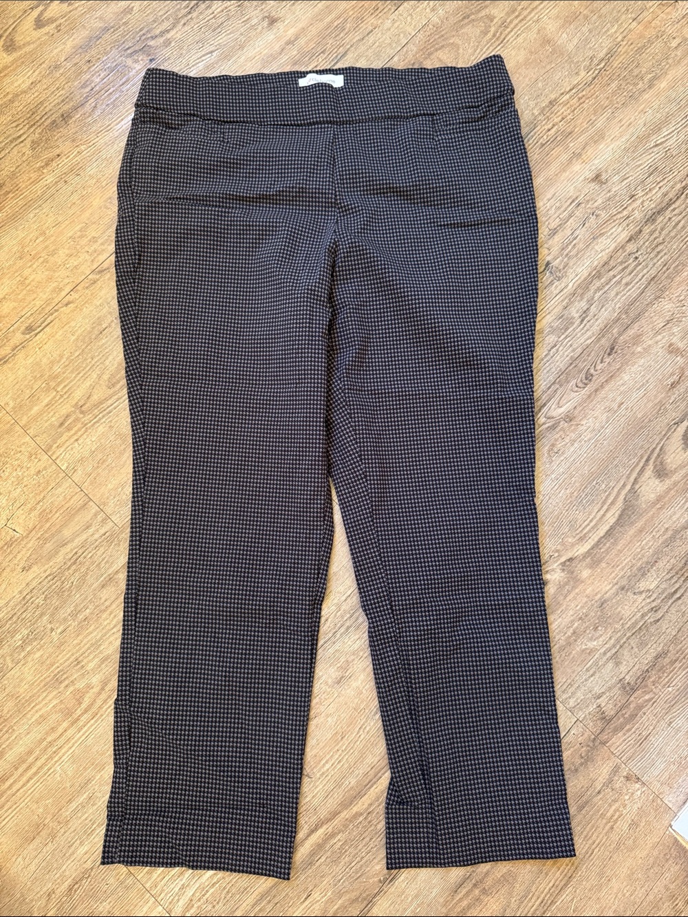 Liz Claiborne Black and White Houndstooth Straight-Leg Pants